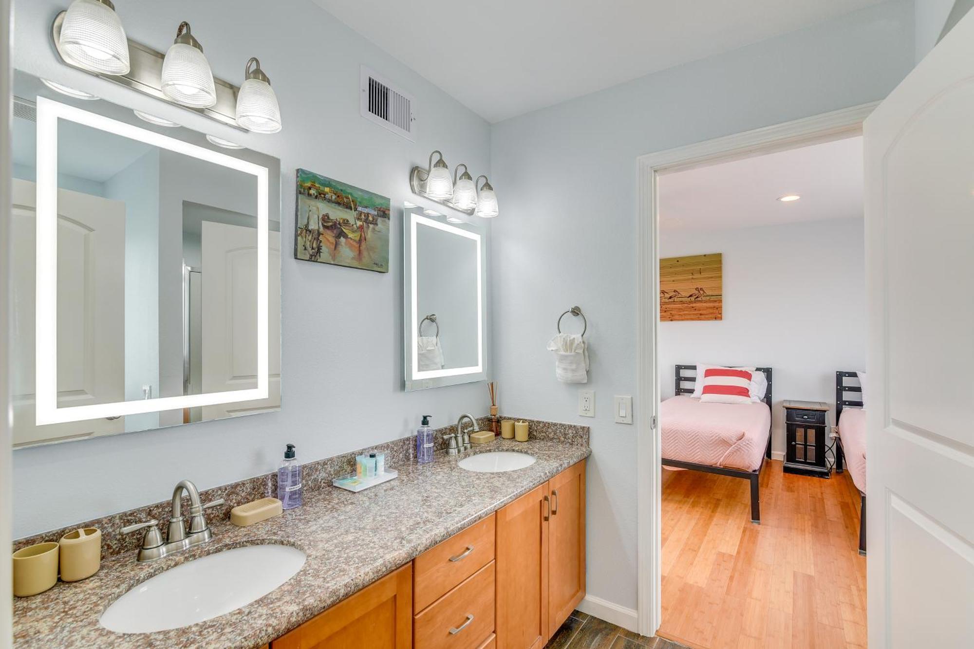 Ocean-View Surfside Home With Boardwalk To Beach! Surfside Beach Ngoại thất bức ảnh